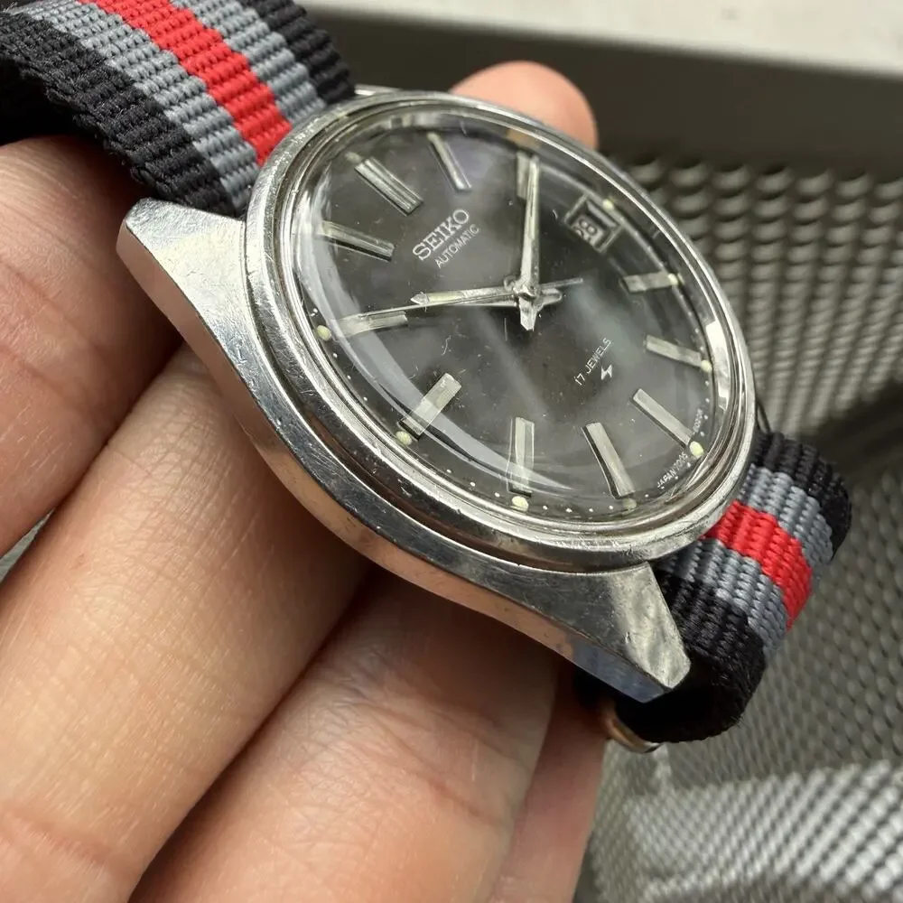 Vintage Seiko 7005-8027 Automatic Wrist Watch Steel 17 Jewels Black Gray Dial